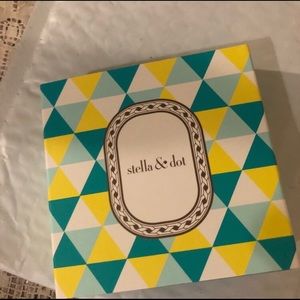 Stella & Dot hammered hoops